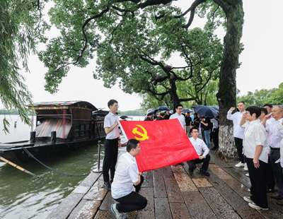 解放军抵近台岛演习夺取综合制权